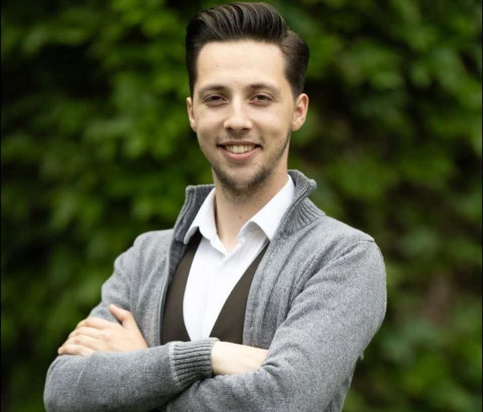 ROBERT DAMIAN – colaborator, curs muzică populară