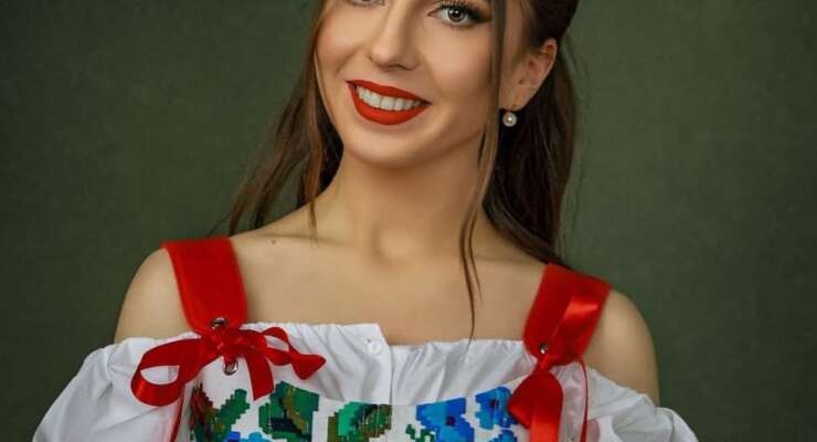 SIMONA MAZĂRE – colaborator, curs muzică populară